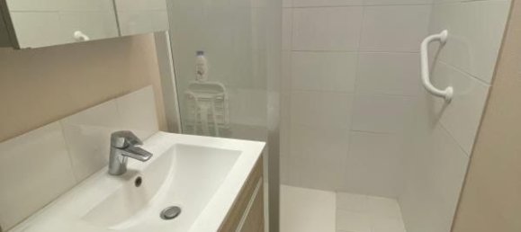 2 bedrooms Apartment in Sainte-Foy-les-Lyon, France No. 302297 6