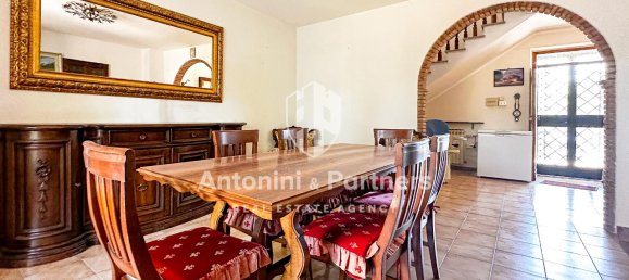 Casa de 11 divisões em Todi, Italy N.º 231226 25