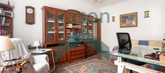 Apartamento de 4 dormitorios en Madrid, Spain No. 153465 24
