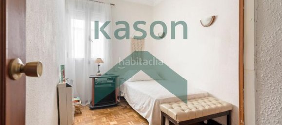 Apartamento de 4 dormitorios en Madrid, Spain No. 153465 19