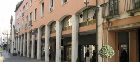255m² Office in Padua, Italy No. 373699 15