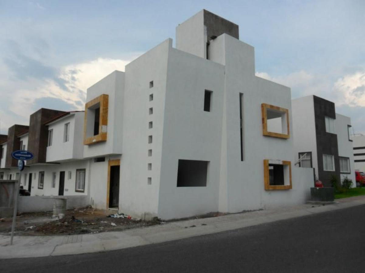 Casa de 3 dormitorios en Querétaro, Mexico No. 175245