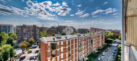 4-salle Appartement à Turin, Italy No. 281186 9