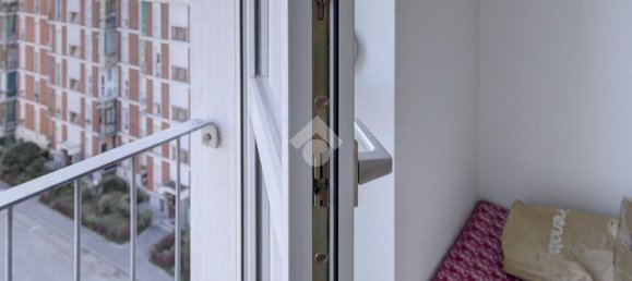 4-salle Appartement à Turin, Italy No. 281186 21