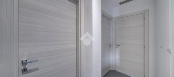 4-salle Appartement à Turin, Italy No. 281186 11