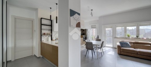 4-salle Appartement à Turin, Italy No. 281186 10