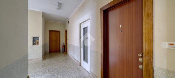 4-salle Appartement à Turin, Italy No. 281186 26