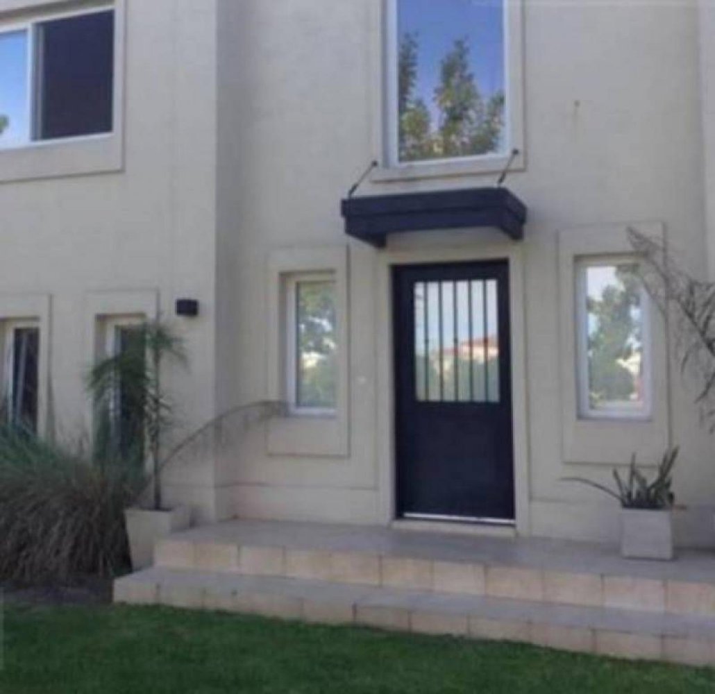 3 bedrooms House in Tigre, Argentina No. 74659