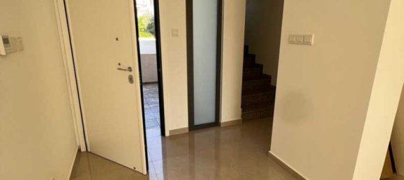 3 bedrooms Maisonette in Limassol, Cyprus No. 16062 8