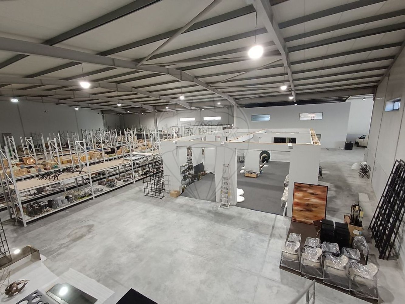 2800m² Warehouse in Sao Joao da Madeira, Portugal No. 13929