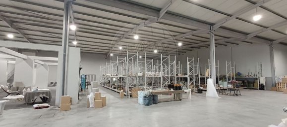 2800m² Warehouse in Sao Joao da Madeira, Portugal No. 13929 8