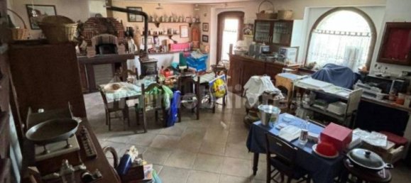 Villa de 3 dormitorios en Bricherasio, Italy No. 221618 16