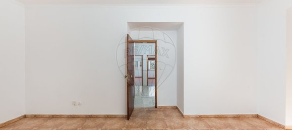 2 Schlafzimmer Wohnung in Vila Franca de Xira, Portugal, Nr. 323196 10