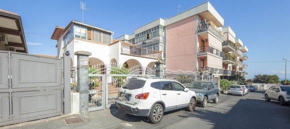 9 Schlafzimmer Villa in Gravina di Catania, Italy, Nr. 358105 33