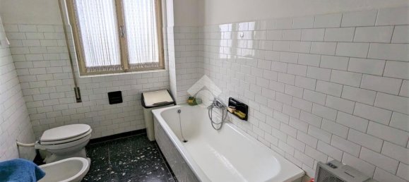 8 rooms House in Costa Volpino, Italy No. 2051 10