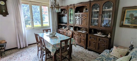 8 rooms House in Costa Volpino, Italy No. 2051 3