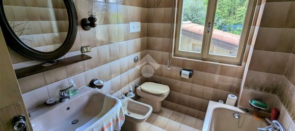 8 rooms House in Costa Volpino, Italy No. 2051 9