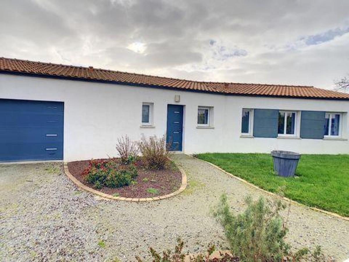 3 bedrooms House in Pornic, France No. 24348