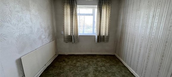 3 bedrooms Bungalow in Watford, United Kingdom No. 6779 4