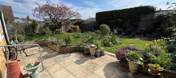 3 bedrooms Bungalow in Watford, United Kingdom No. 6779 7