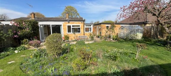 3 bedrooms Bungalow in Watford, United Kingdom No. 6779 8