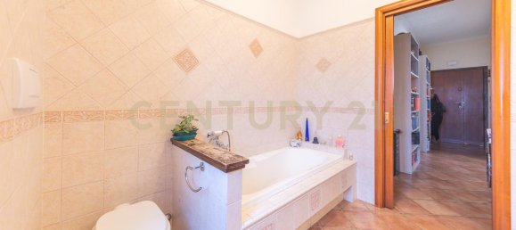 4-salle Appartement à Rome, Italy No. 2472 26
