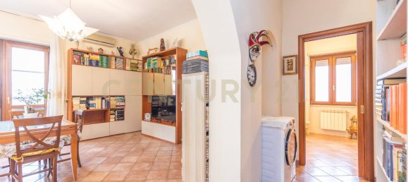 4-salle Appartement à Rome, Italy No. 2472 8