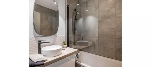 Apartamento de 3 dormitorios en Montpellier, France No. 290338 2