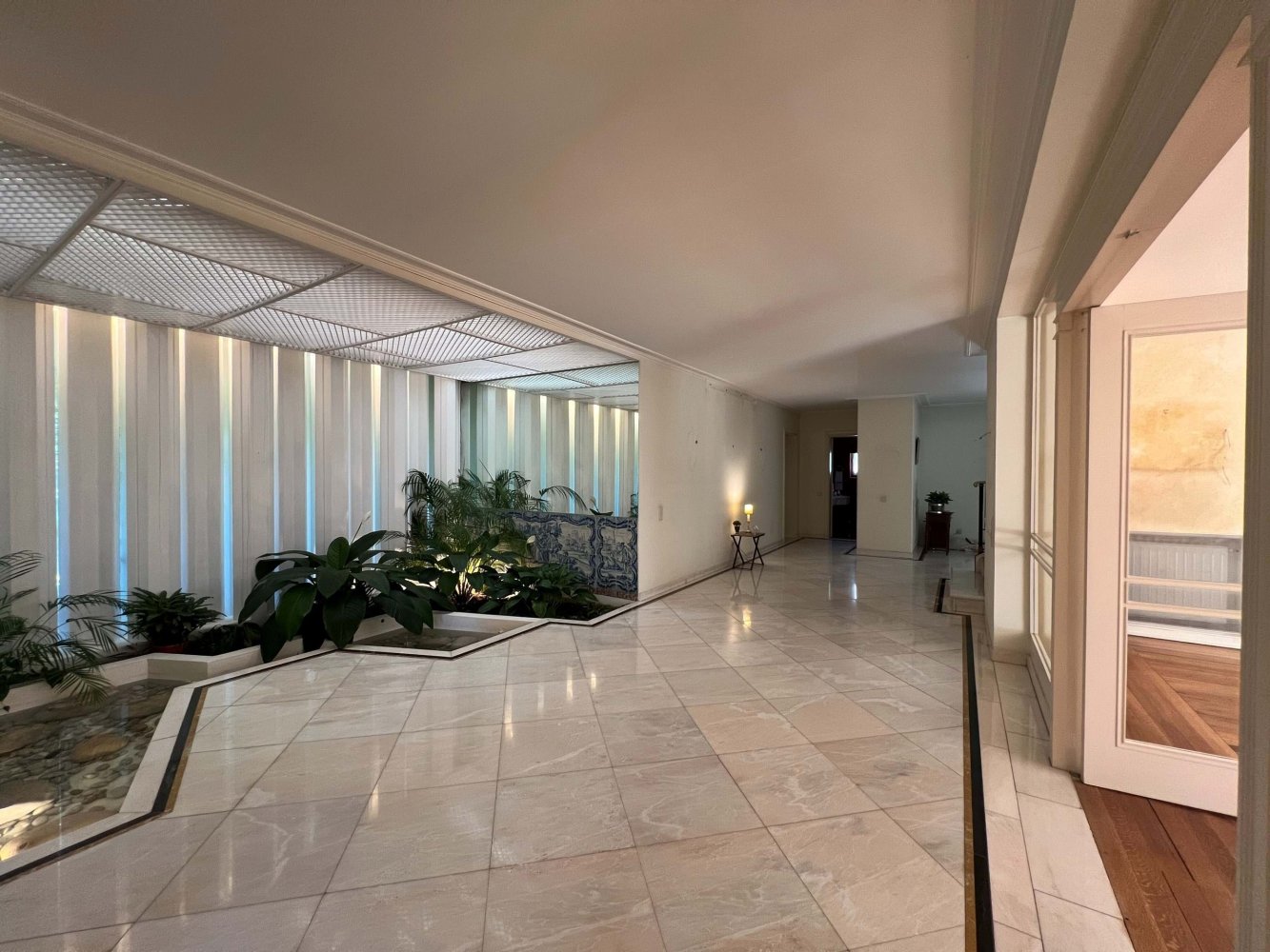 6 bedrooms Villa in Cascais, Portugal No. 122200