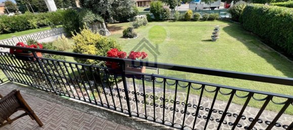 4 bedrooms Villa in Borgo San Giovanni, Italy No. 378480 6