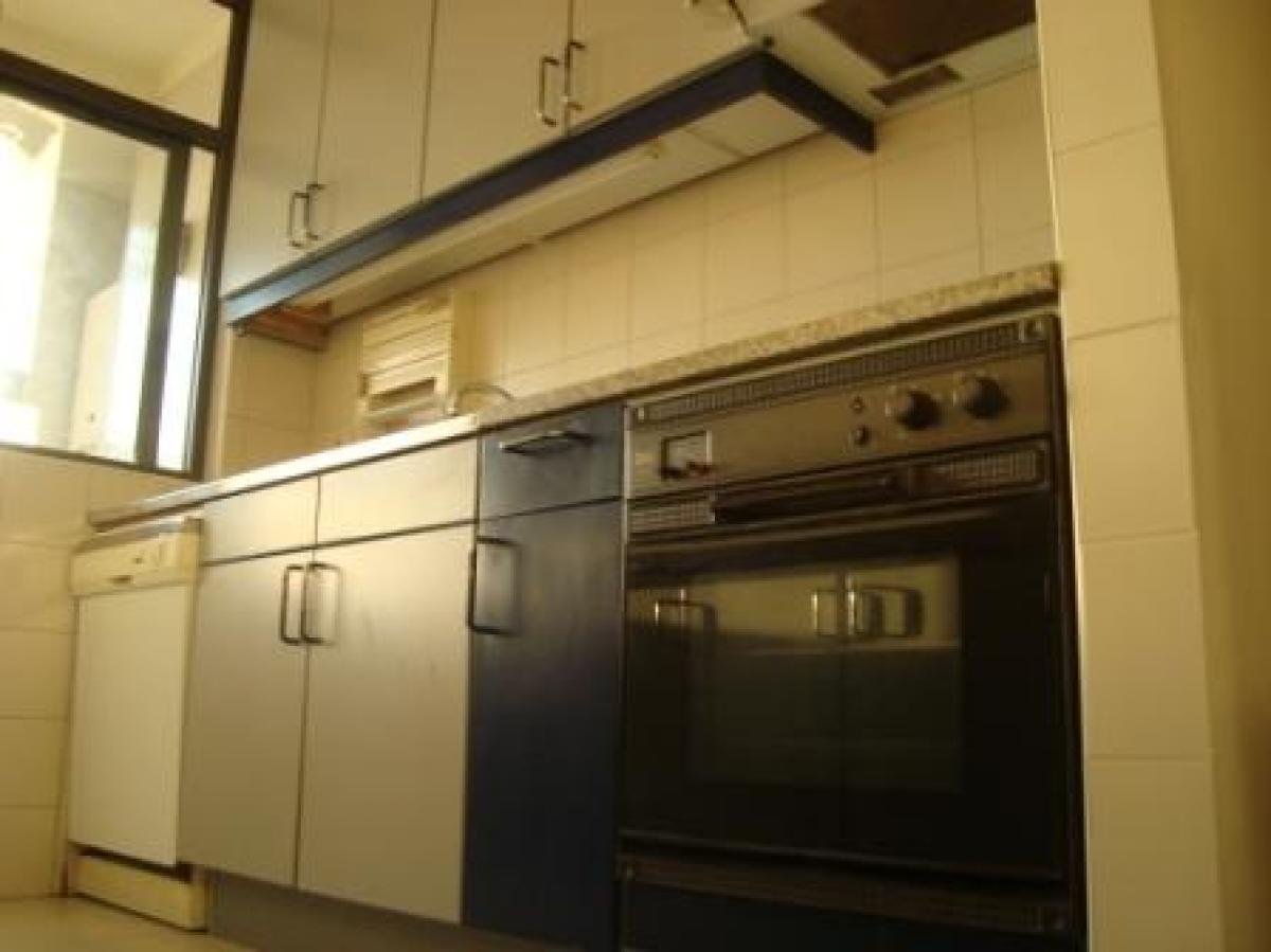 Квартира с 3 спальнями в Порту, Португалия № 3880