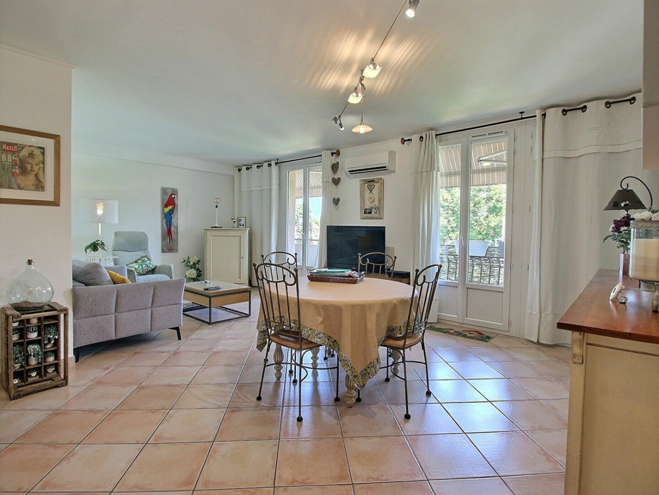 3 bedrooms Apartment in Avignon, France No. 286839