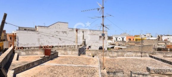 Casa de 5 habitaciónes en Copertino, Italy No. 7944 20