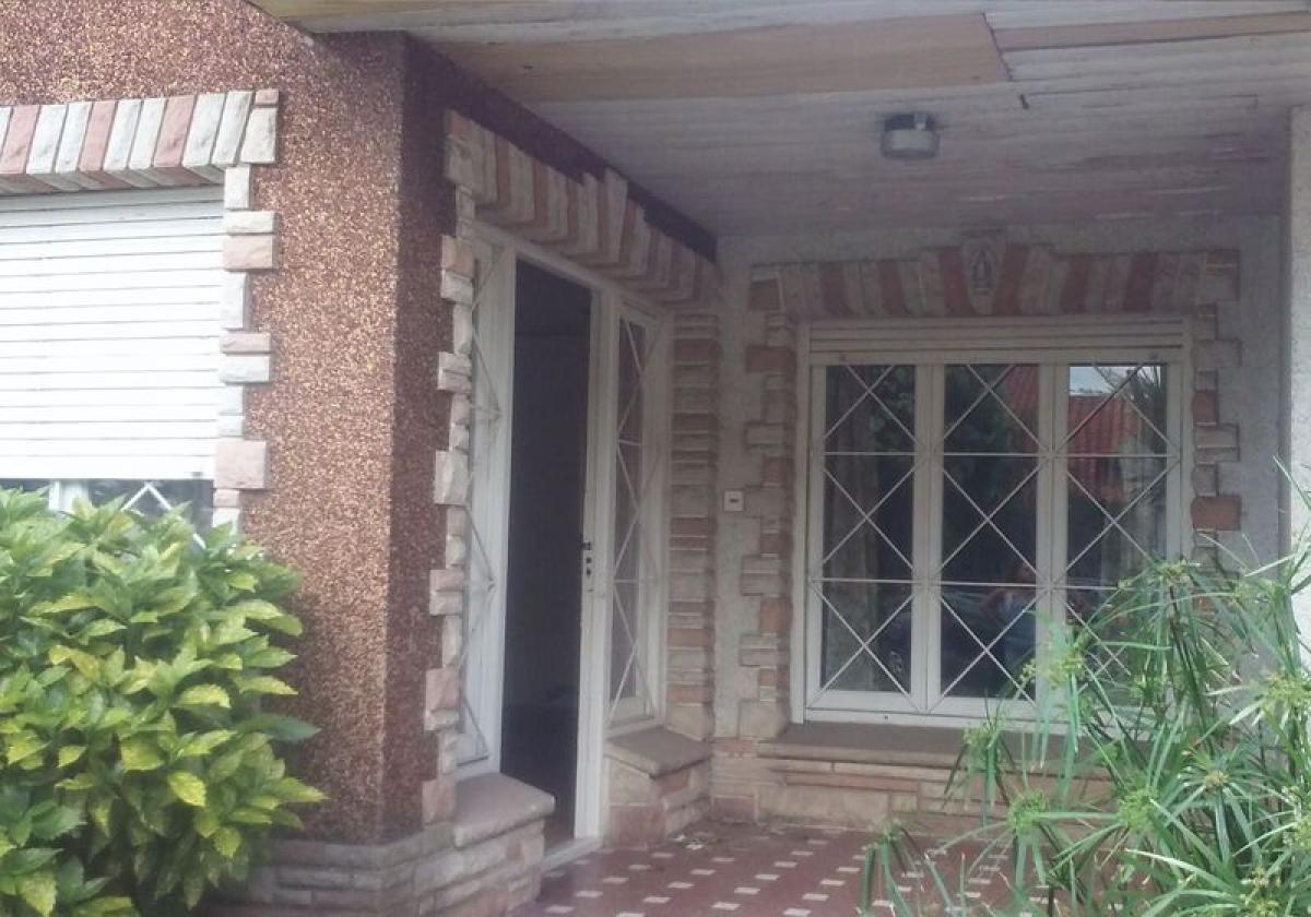 3 bedrooms House in Mar del Plata, Argentina No. 84041