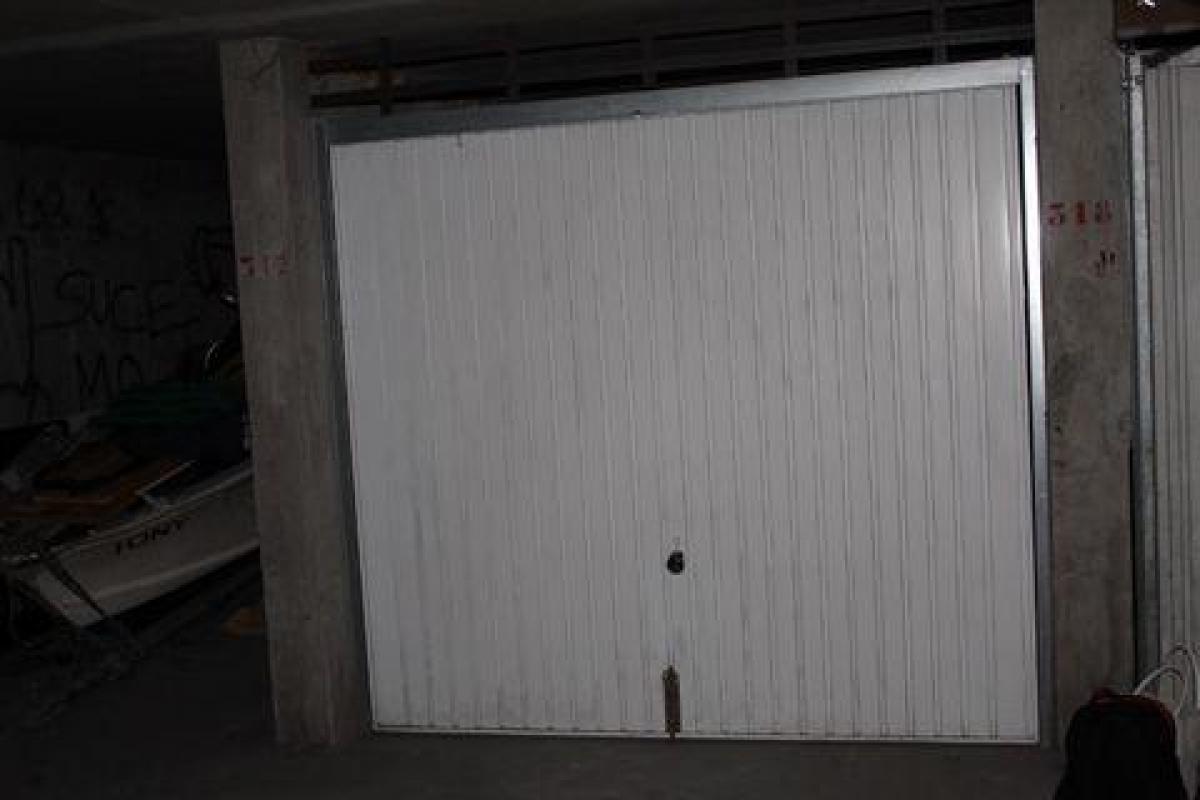 11m² Shop in Aubagne, France No. 17118