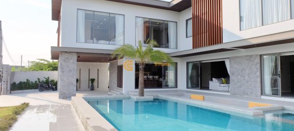 600m² House in Bang Lamung, Thailand No. 26748 26