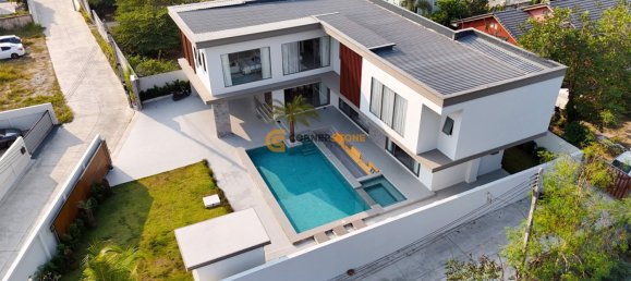 600m² House in Bang Lamung, Thailand No. 26748 27