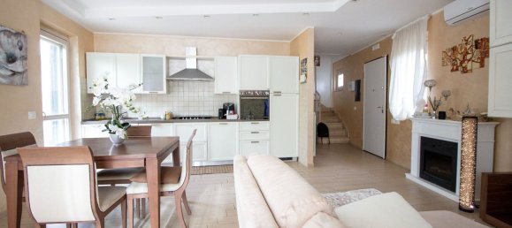 4 rooms House in Sabaudia, Italy No. 47734 7