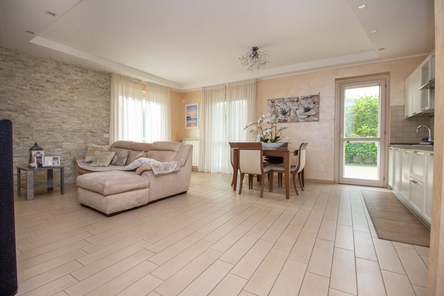 4 rooms House in Sabaudia, Italy No. 47734