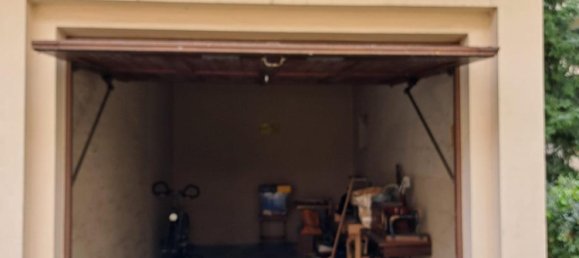 Estacionamiento en Duisburg, Germany No. 243318 2