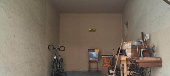 Estacionamiento en Duisburg, Germany No. 243318 5