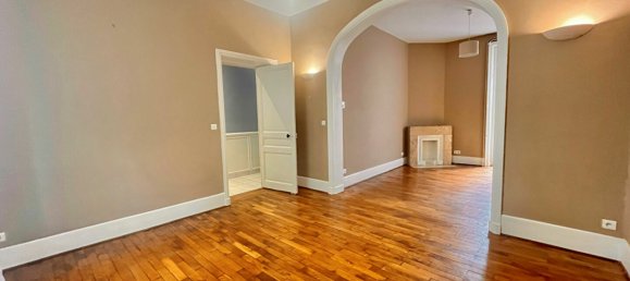 Casa de 3 dormitorios en Roanne, France No. 118618 2