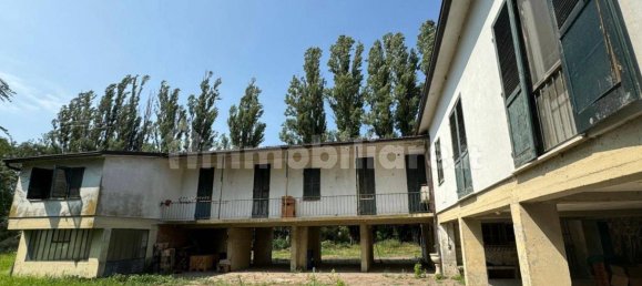 4 bedrooms Villa in Polesine Zibello, Italy No. 145132 3