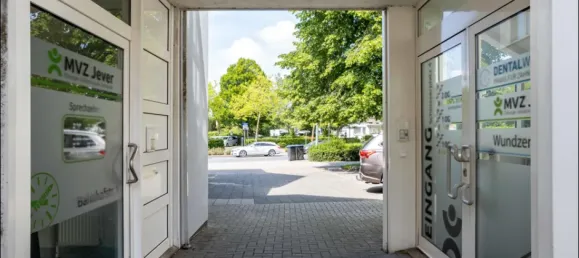 36-salle Bâtiment à Friesland, Germany No. 233629 25