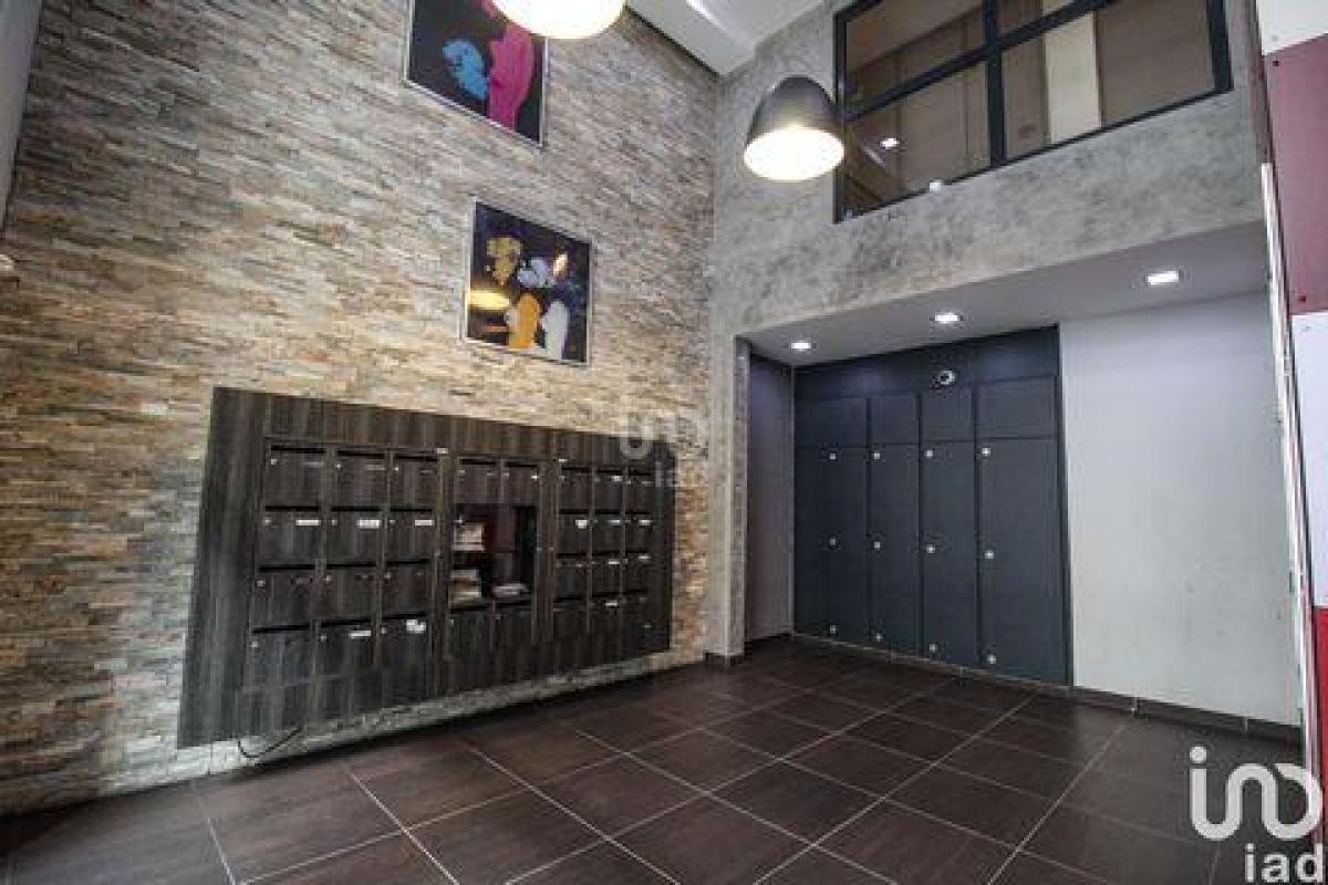 15m² Shop in Marseille, France No. 17225