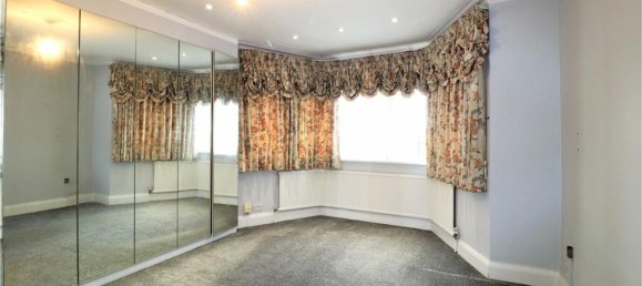 7 bedrooms House in London, United Kingdom No. 3674 3