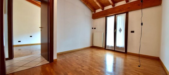 10 rooms Apartment in Capiago Intimiano, Italy No. 379821 10