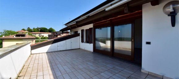 10 rooms Apartment in Capiago Intimiano, Italy No. 379821 9