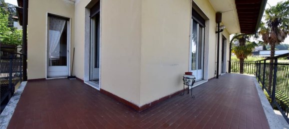 10 rooms Apartment in Capiago Intimiano, Italy No. 379821 20