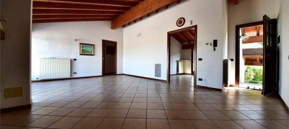 10 rooms Apartment in Capiago Intimiano, Italy No. 379821 40